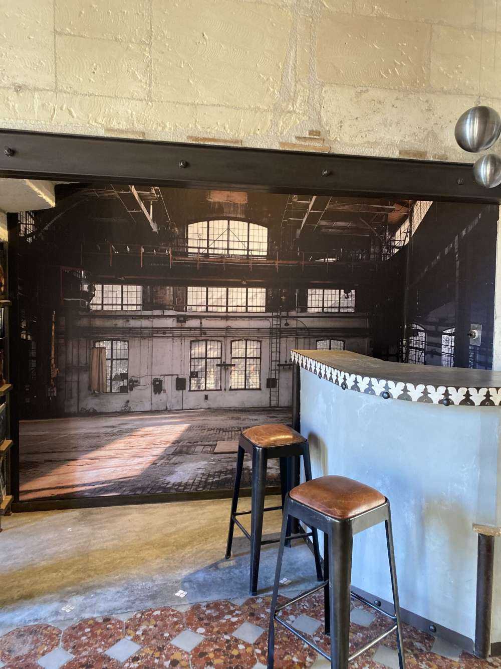 Hall industriel abandonné