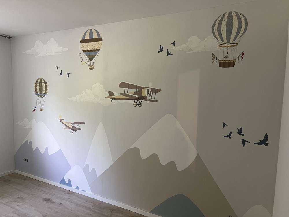 Montagnes avec montgolfières