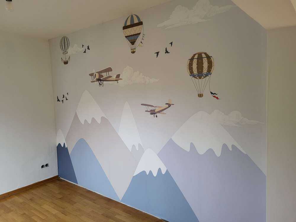 Montagnes avec montgolfières