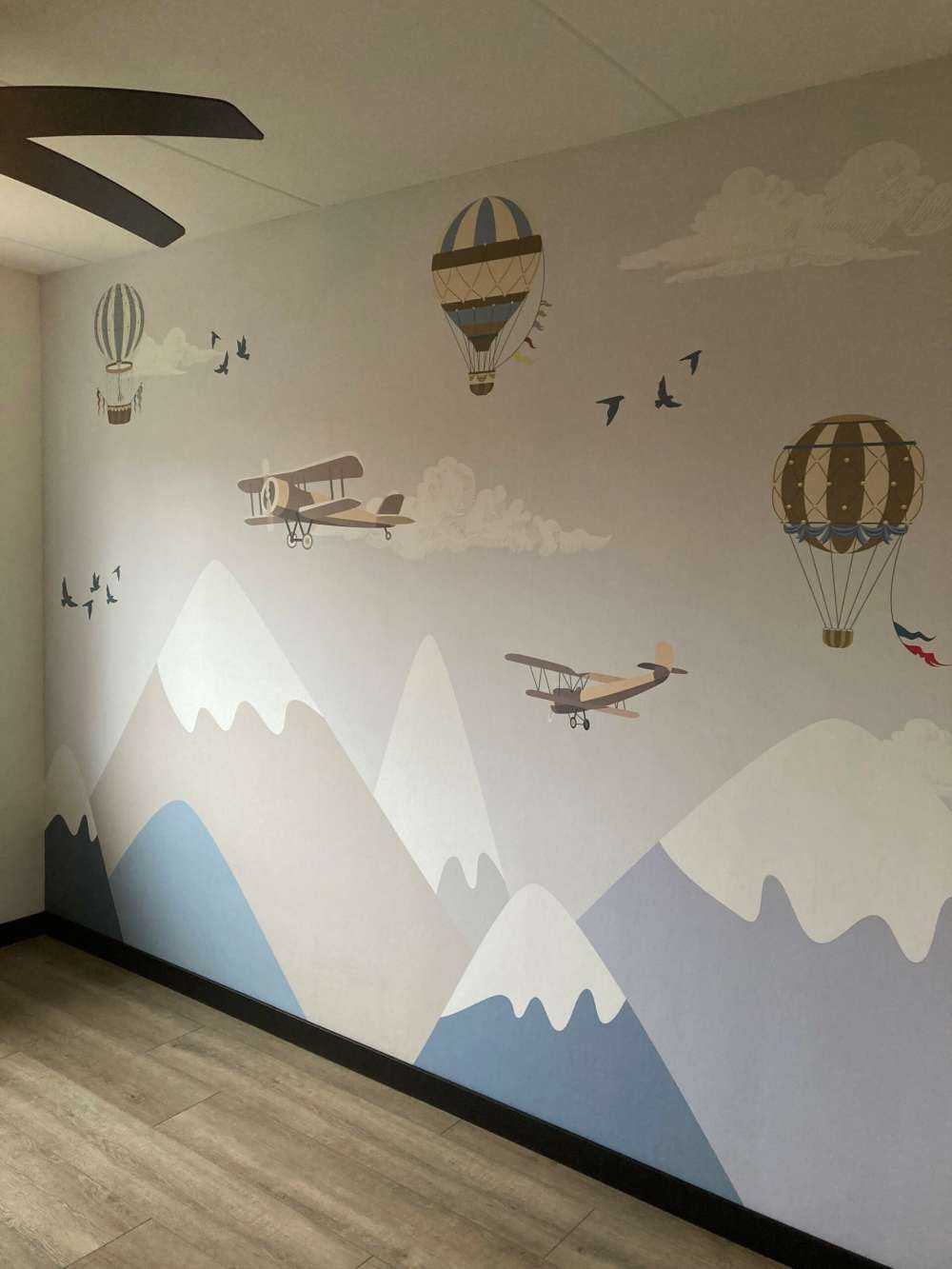 Montagnes avec montgolfières