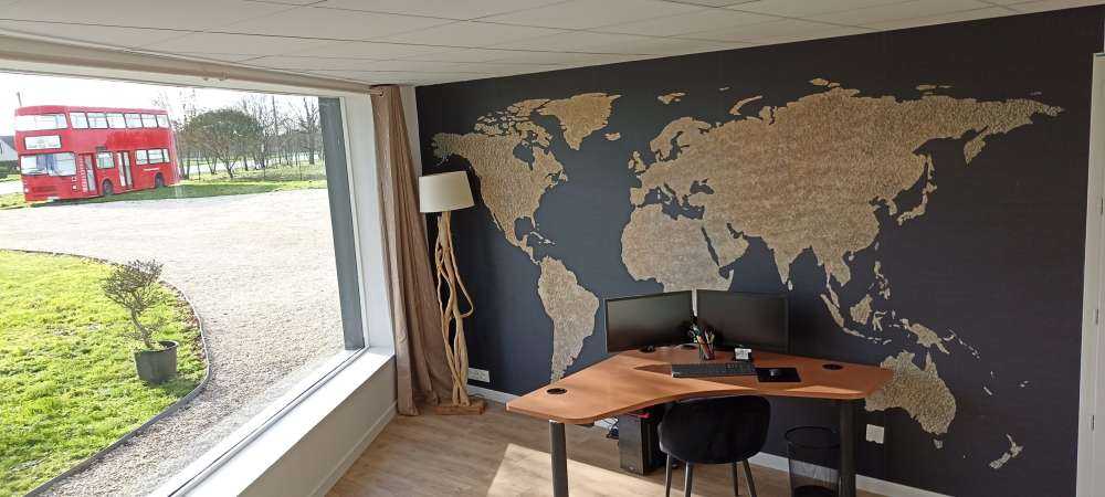 Carte du monde or clair