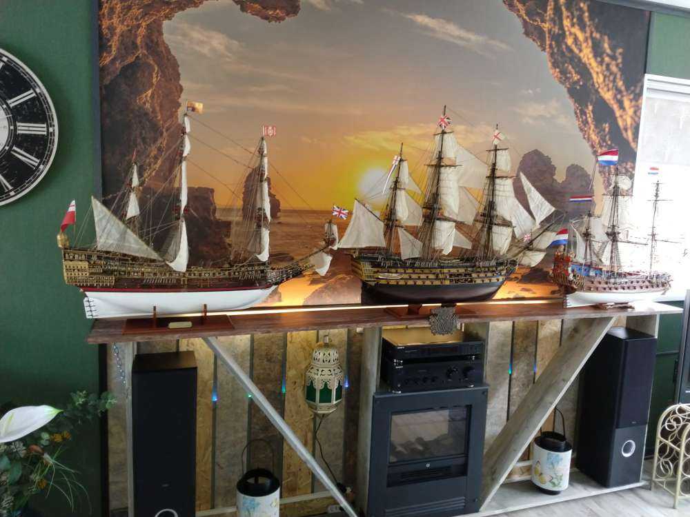 Lever de soleil depuis une grotte