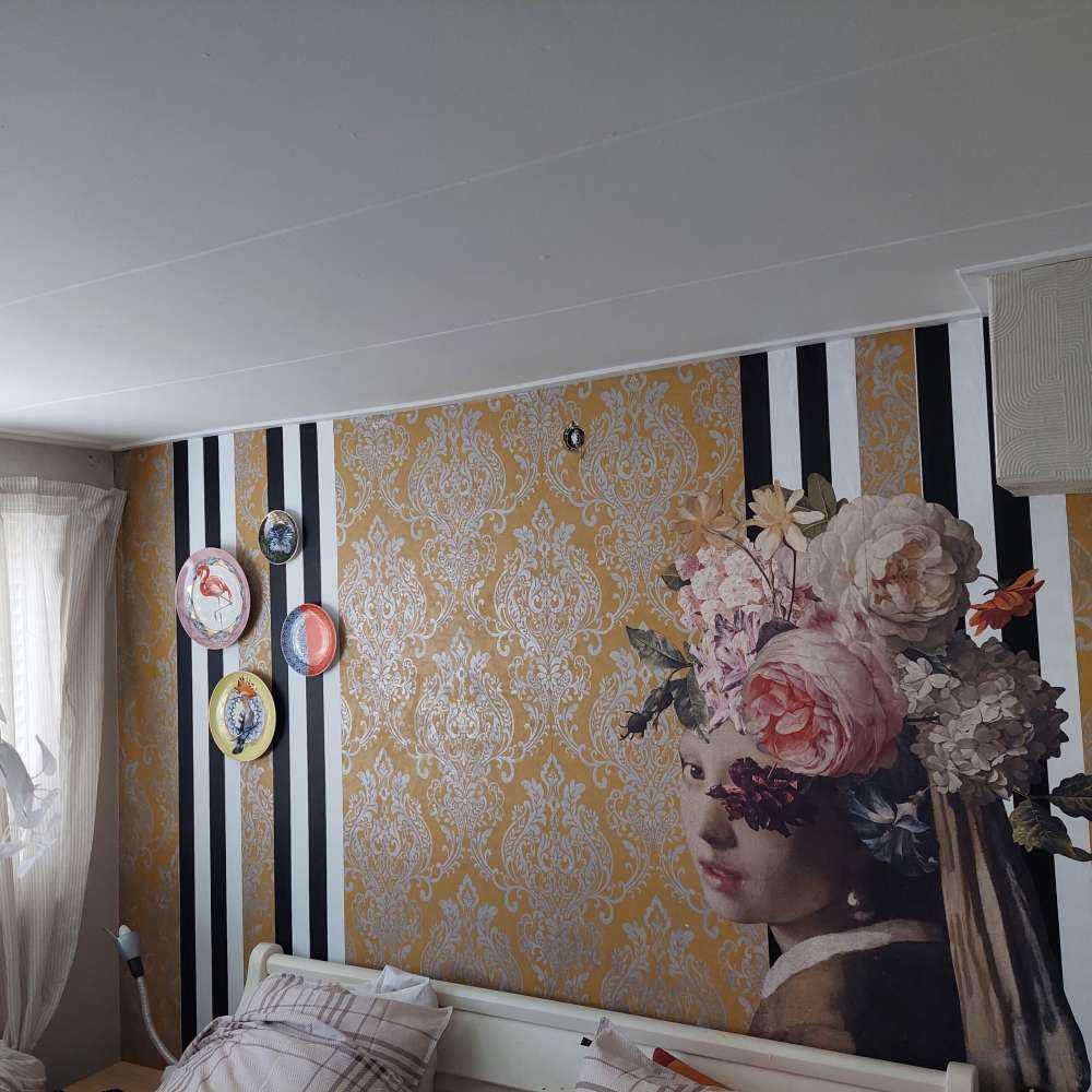 La jeune fille à la perle - motif floral