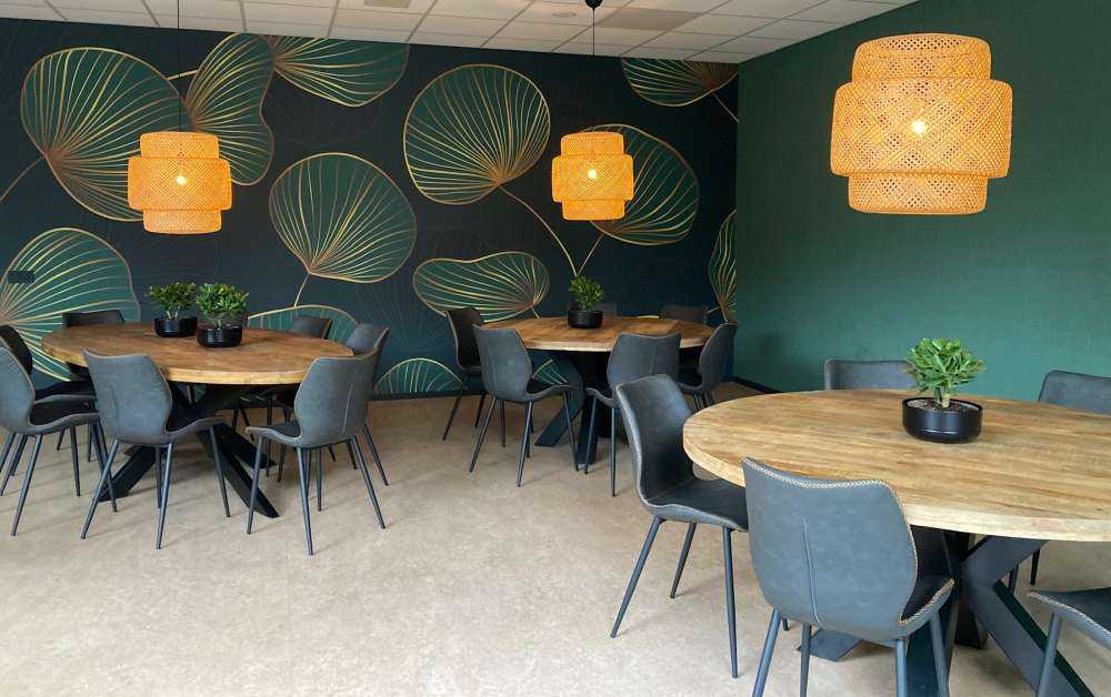 Feuilles décoratives avec de l'or