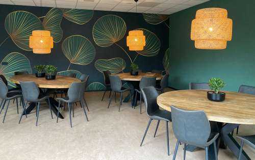 Feuilles décoratives avec de l'or