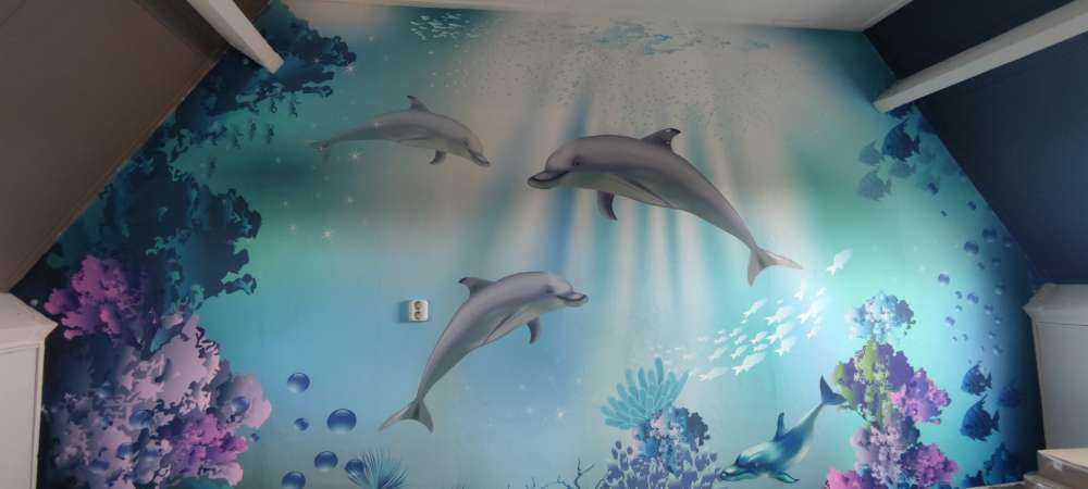 Le monde sous-marin avec les dauphins