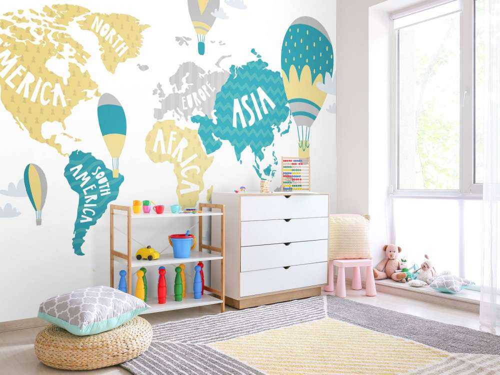 Carte du monde avec des ballons