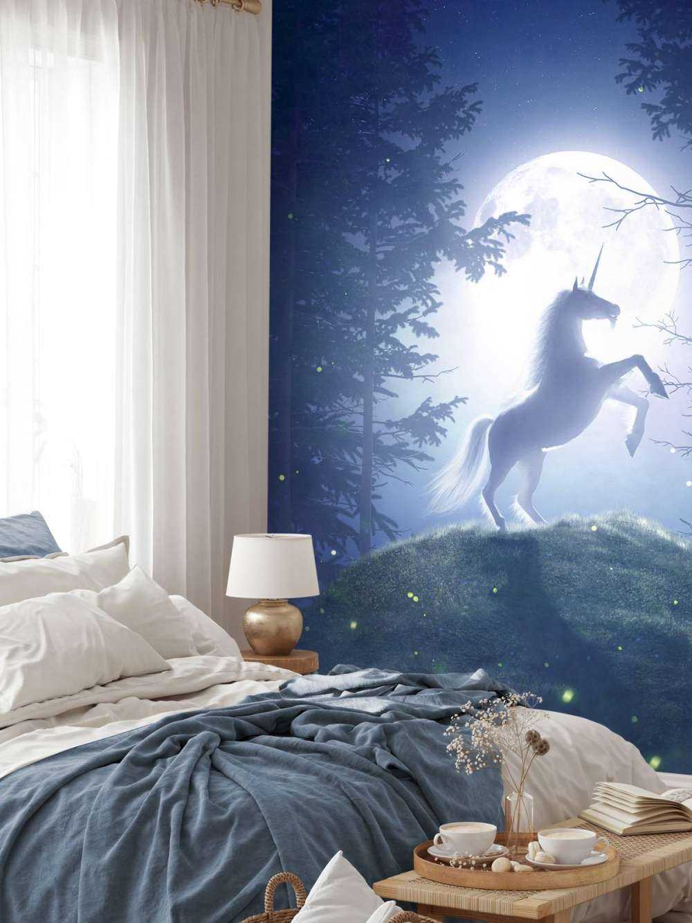 Licorne à la pleine lune