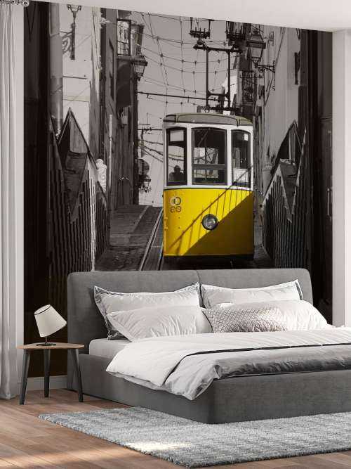 Tram noir blanc jaune