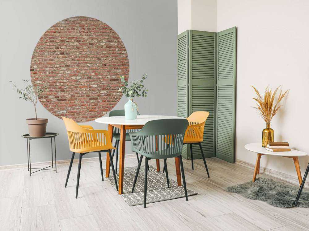 Mur avec des briques de différentes couleurs