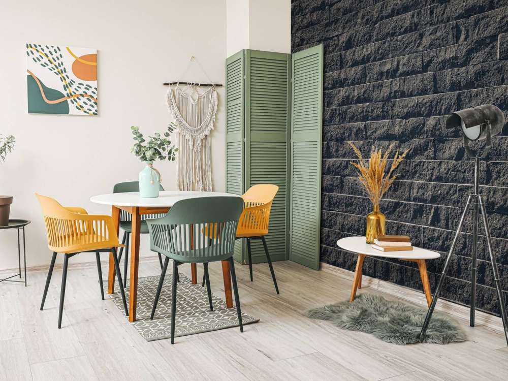 Mur avec des pierres sombres