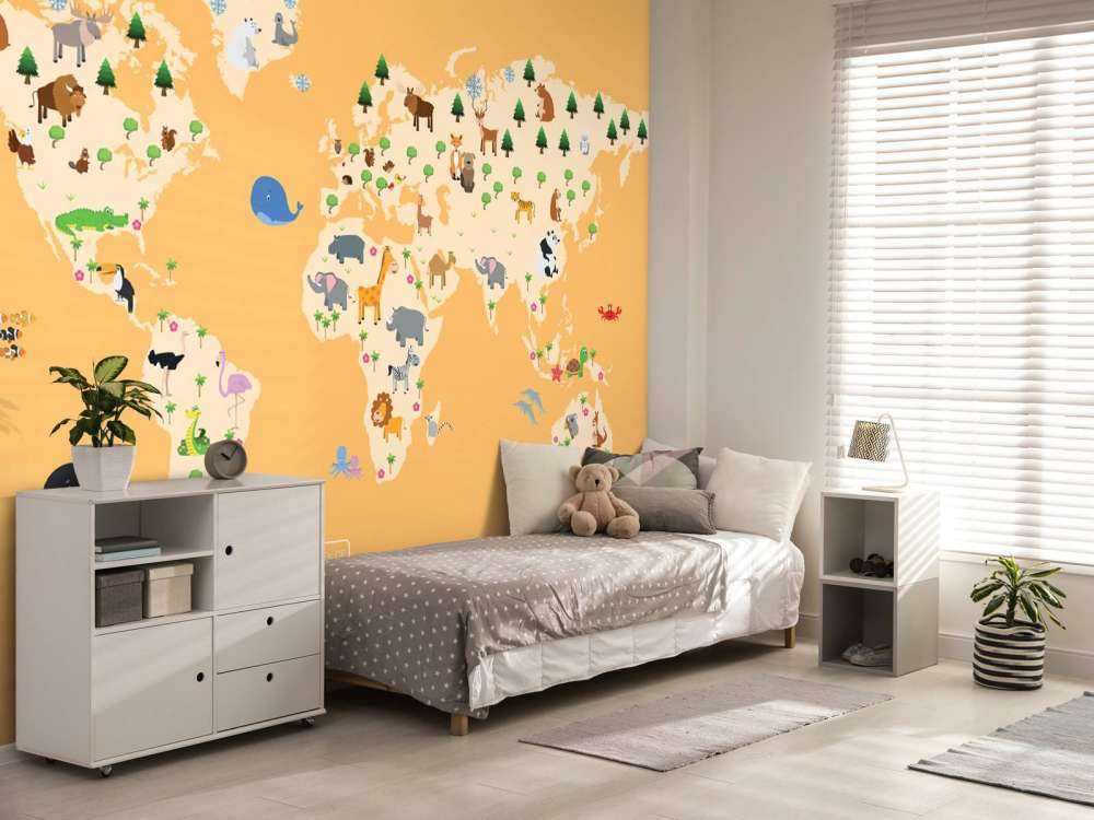 Carte du monde pour les enfants sur fond jaune