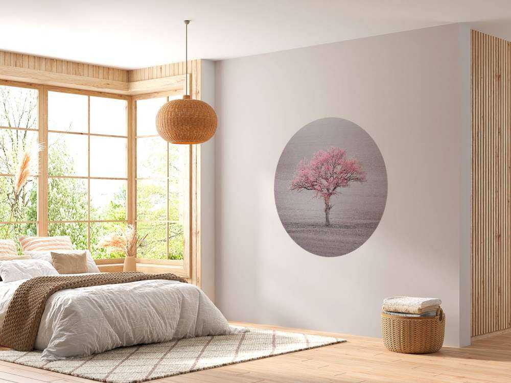 Arbre au feuillage rose
