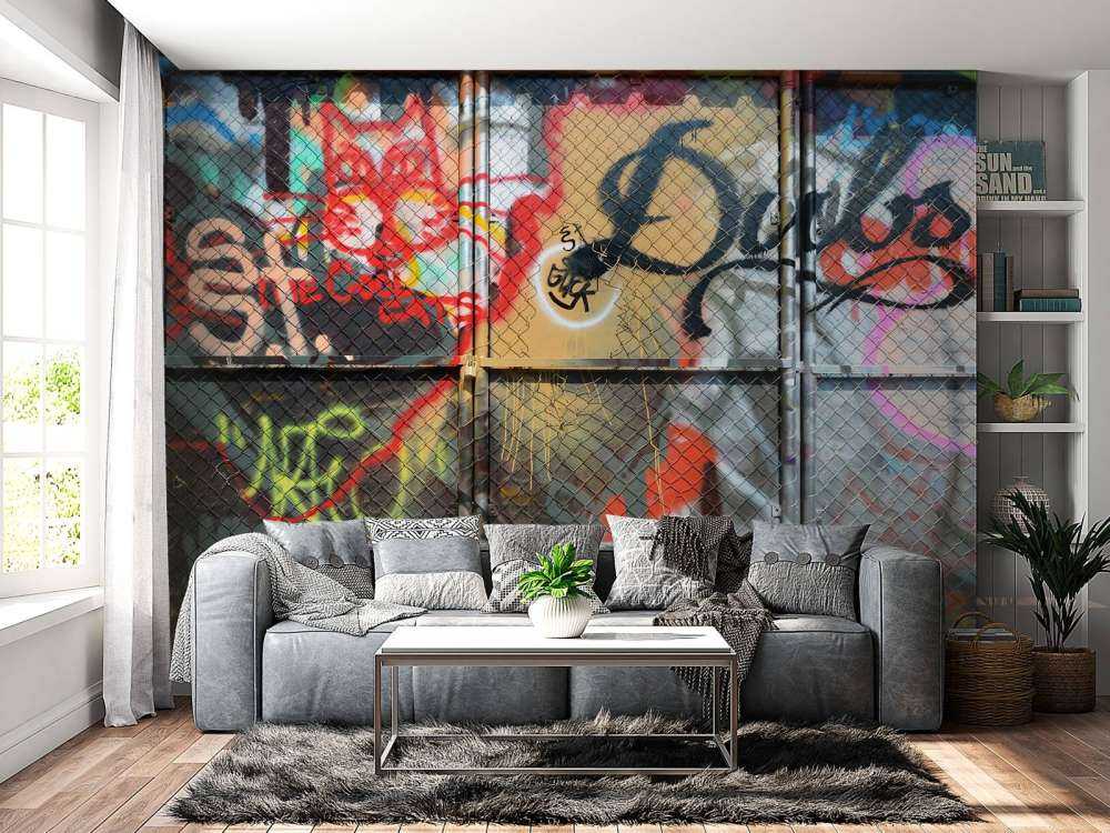Graffitis sur les portes en acier