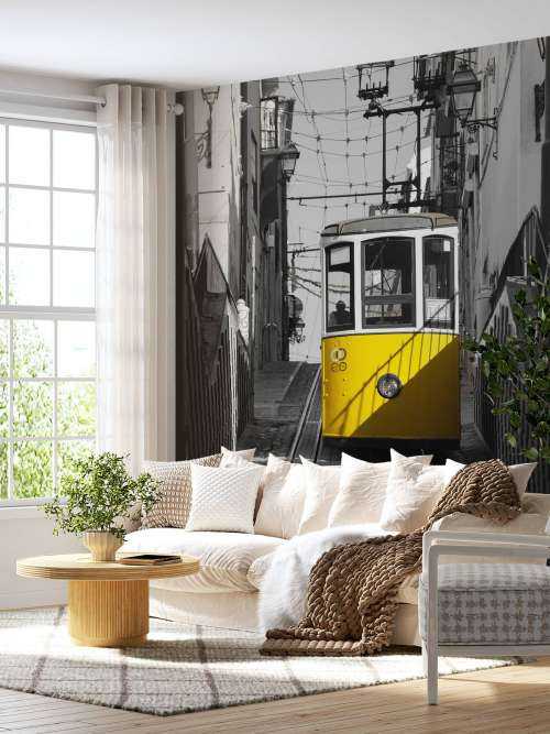 Tram noir blanc jaune