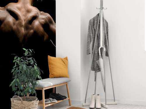 Homme au dos musclé