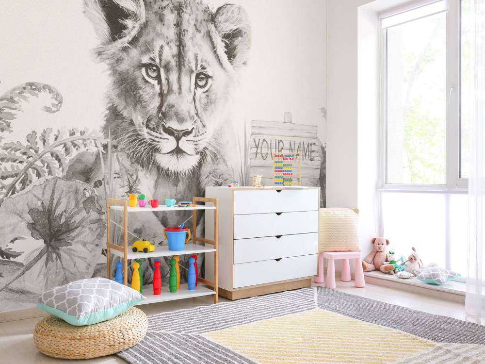 Bébé lion dans la jungle beige