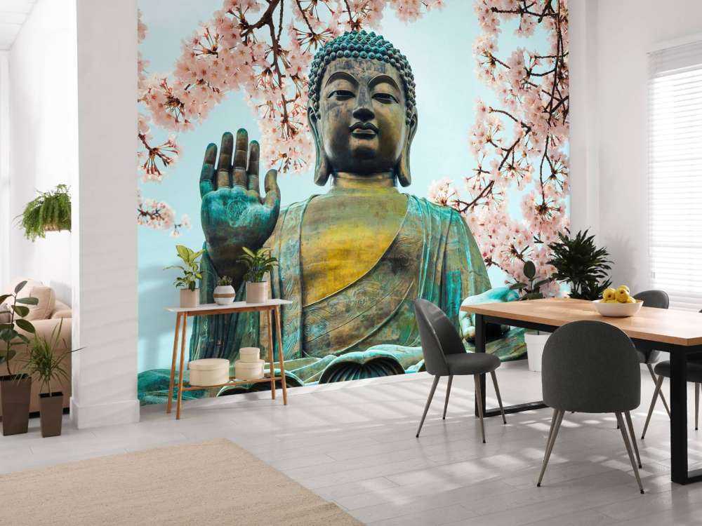 Bouddha entouré de fleurs de cerisier