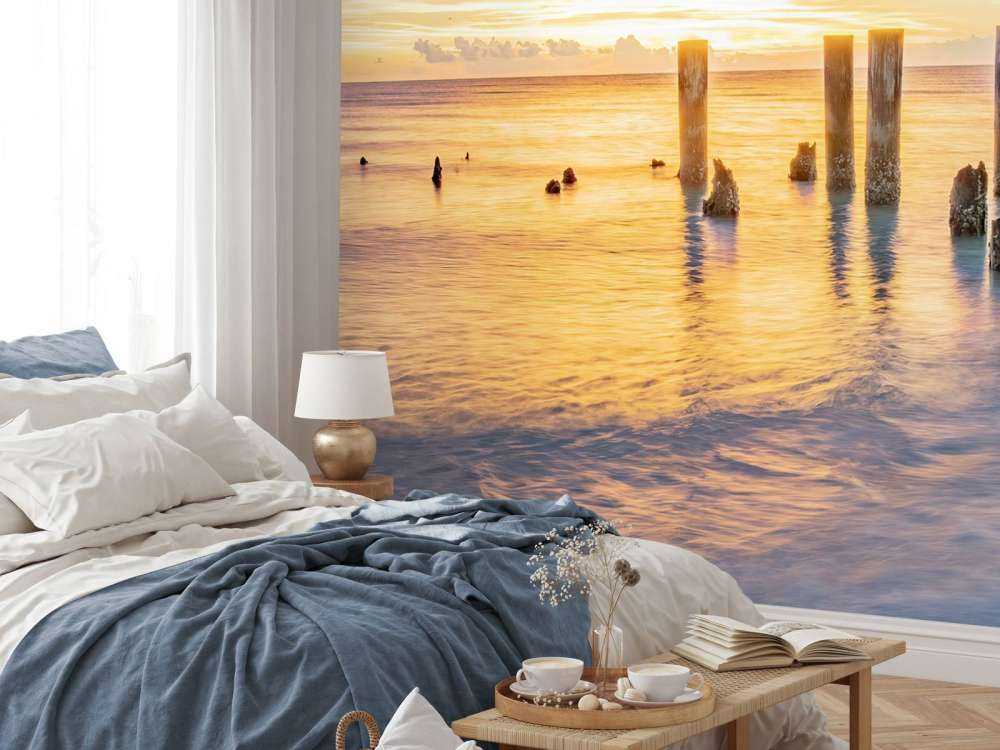Mer calme au lever du soleil