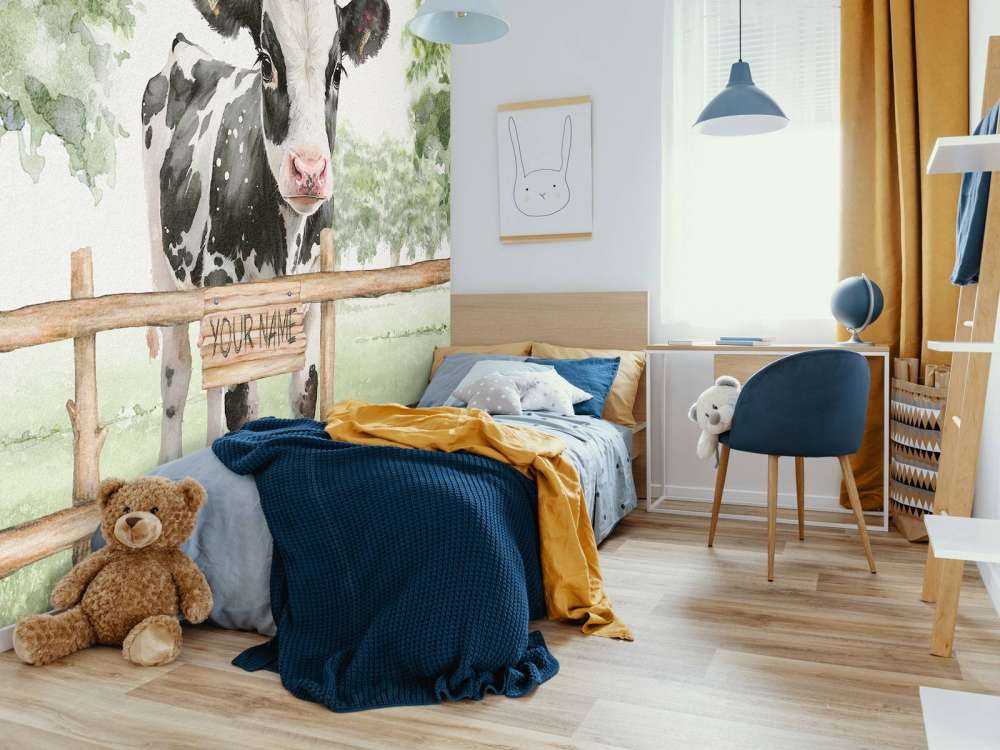 Jeune vache dans un pré