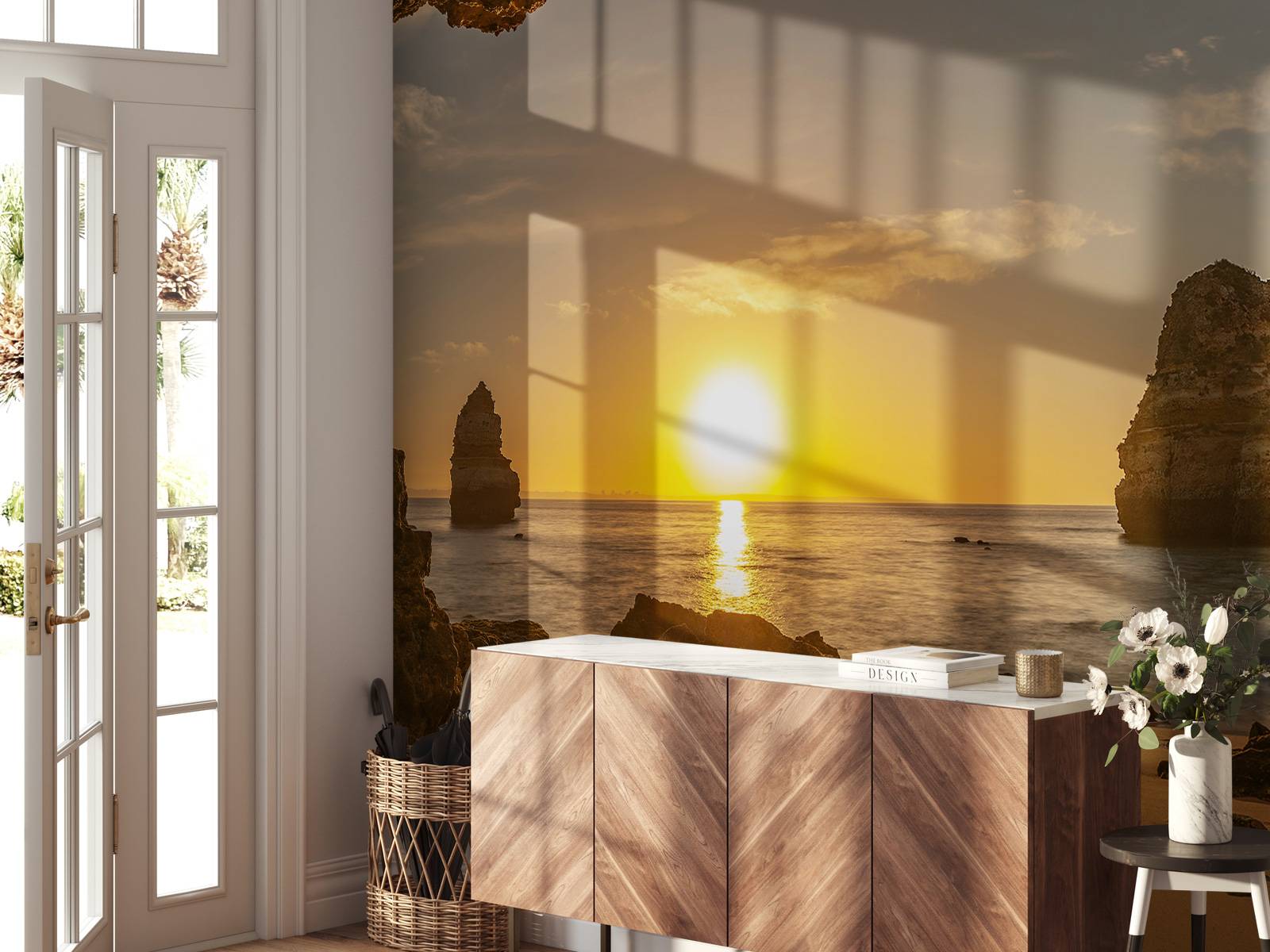 Lever de soleil depuis une grotte