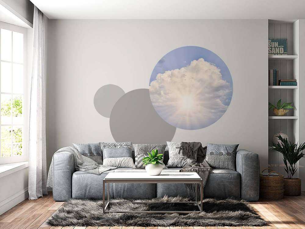 Les rayons du soleil à travers les nuages
