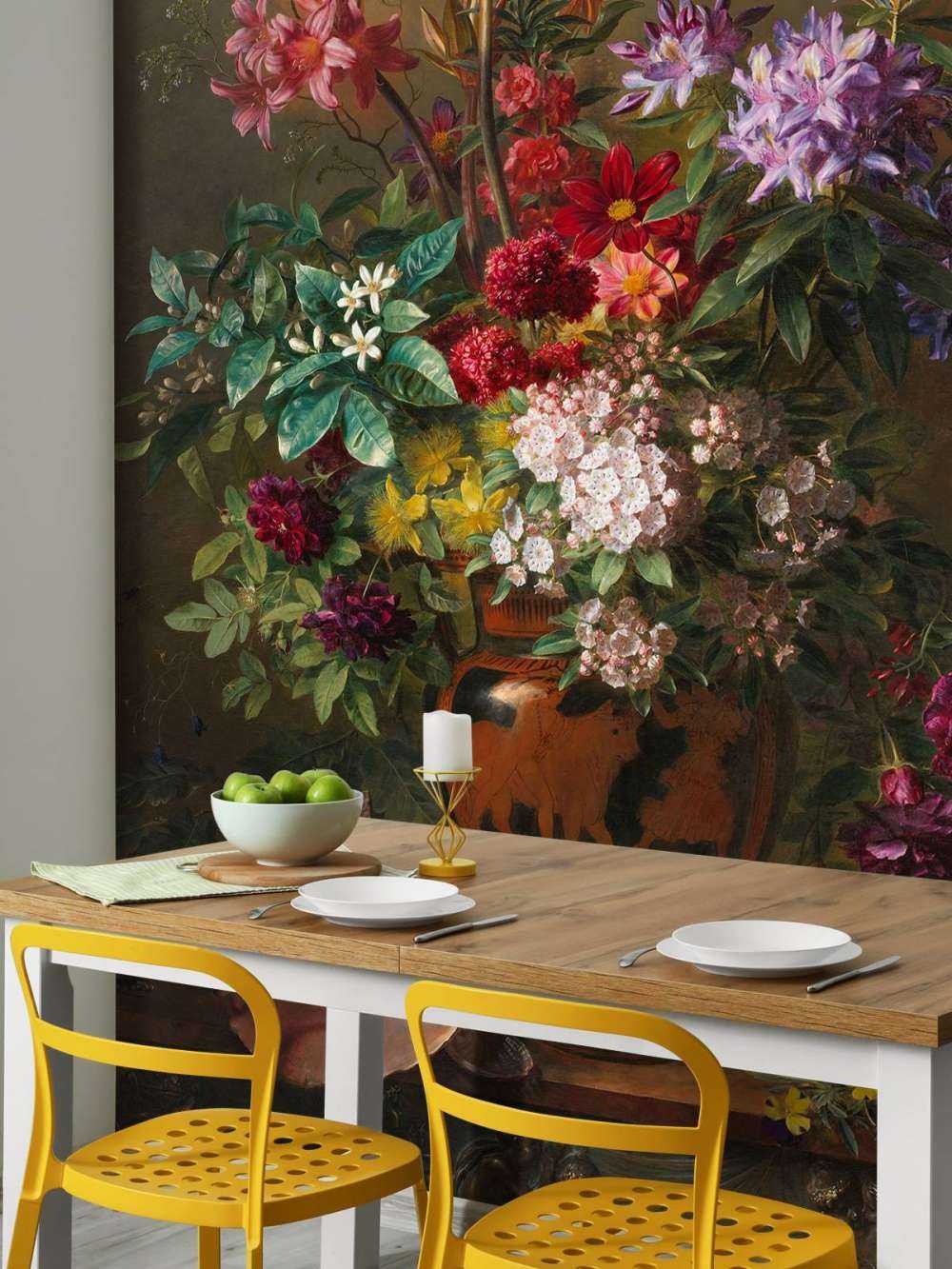 Nature morte aux fleurs dans un vase grec
