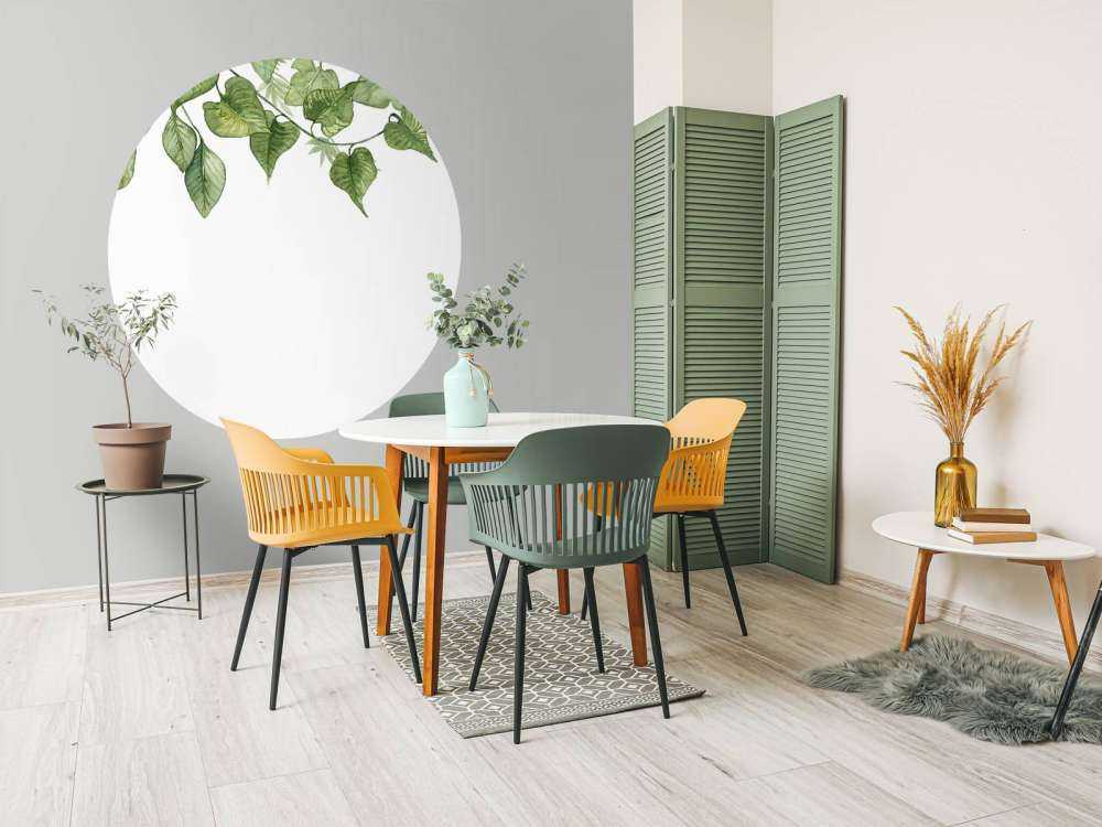 Des feuilles à l'aquarelle suspendues