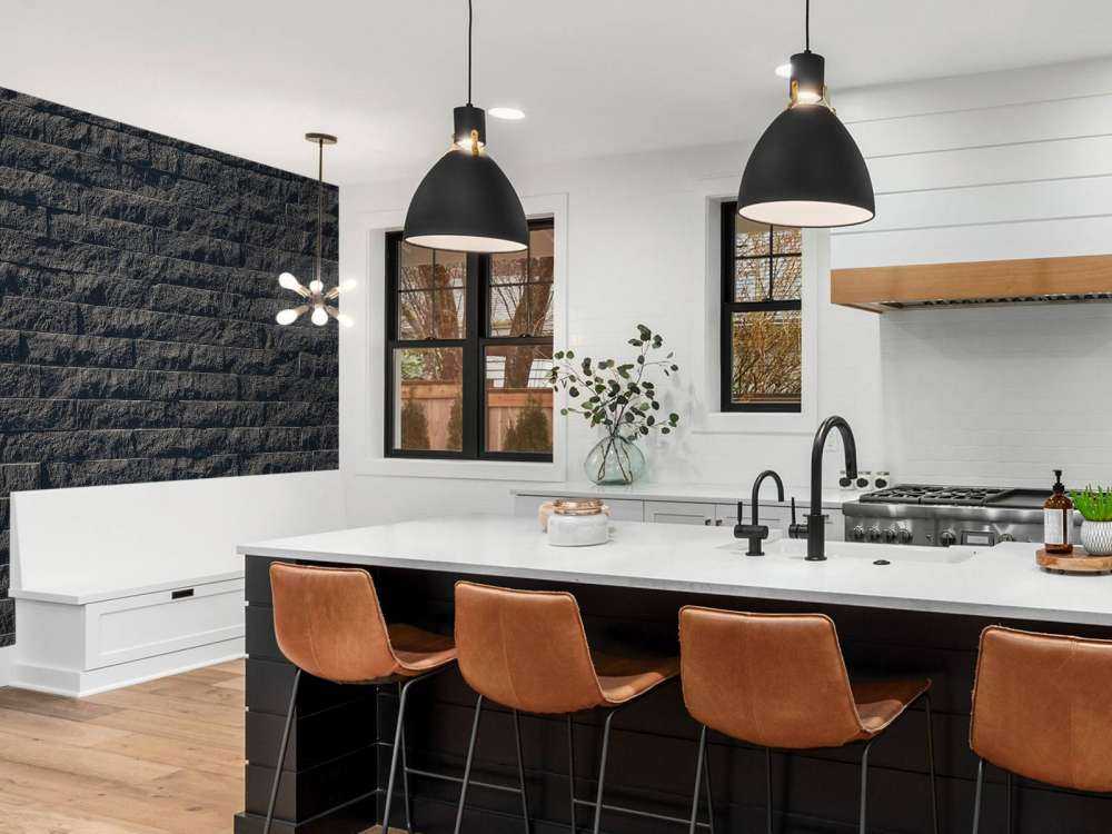 Mur avec des pierres sombres