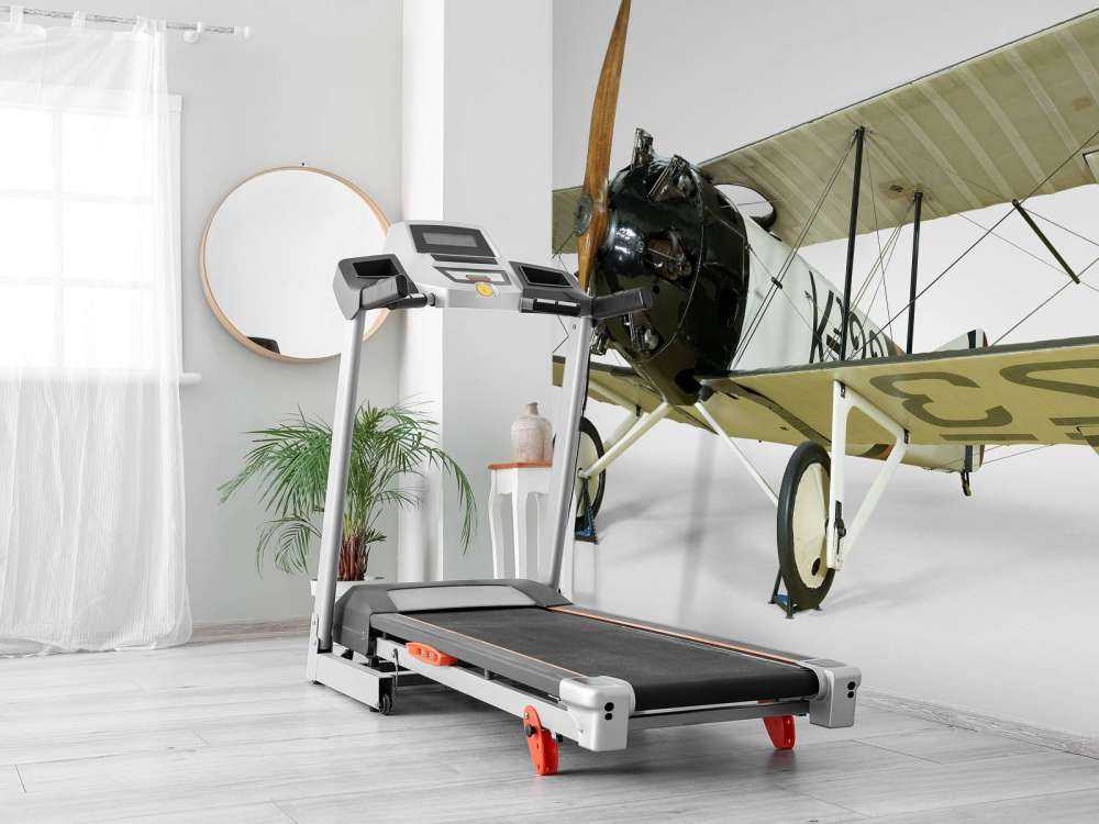 Ancien avion FK 23 Bantam