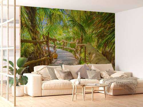 Pont dans la jungle tropicale