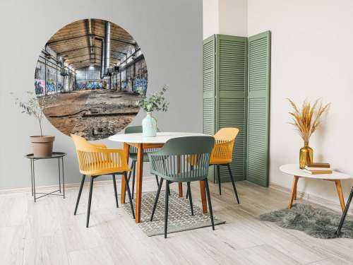 Vieux hall d'usine abandonnée