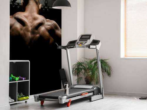 Homme au dos musclé