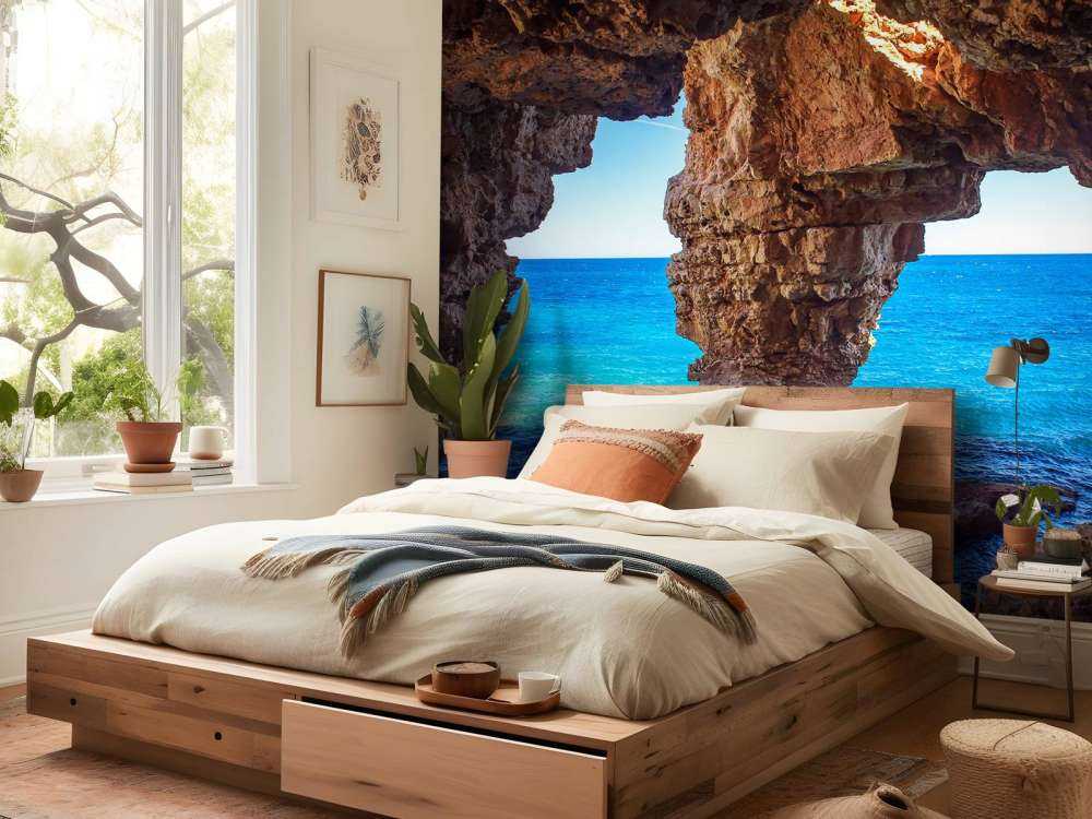 Grotte au-dessus de la mer