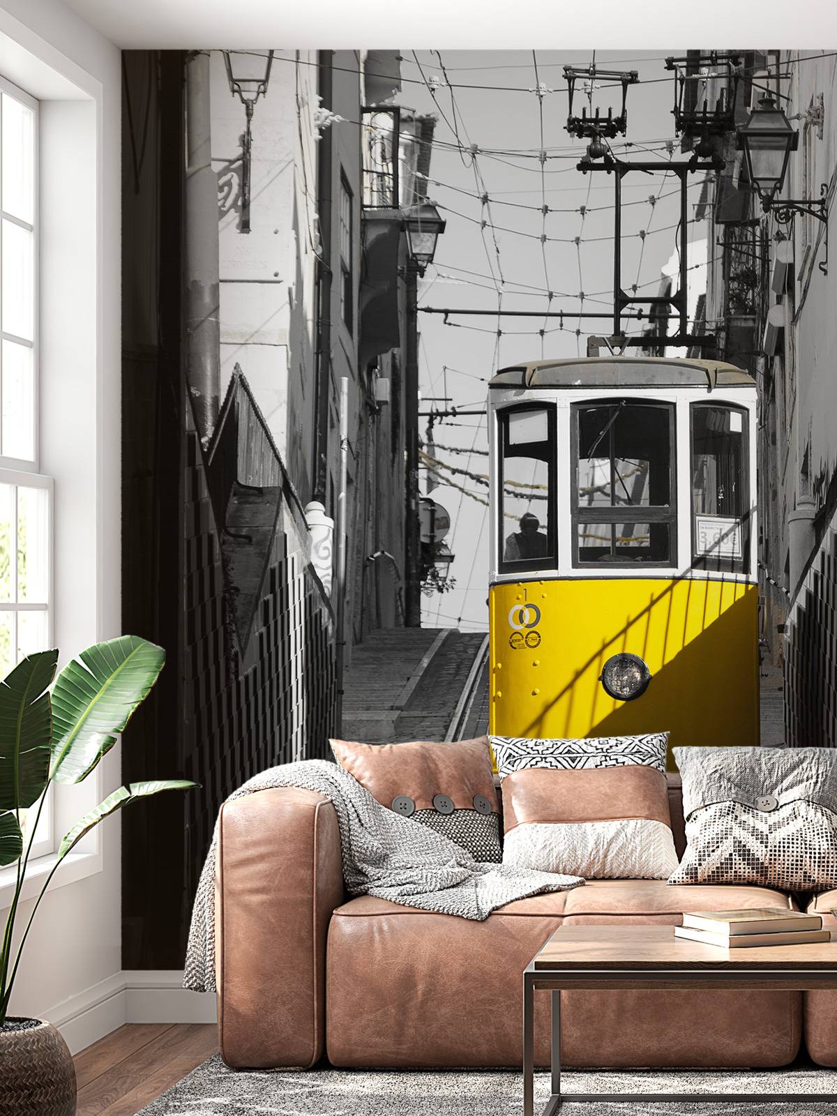 Tram noir blanc jaune
