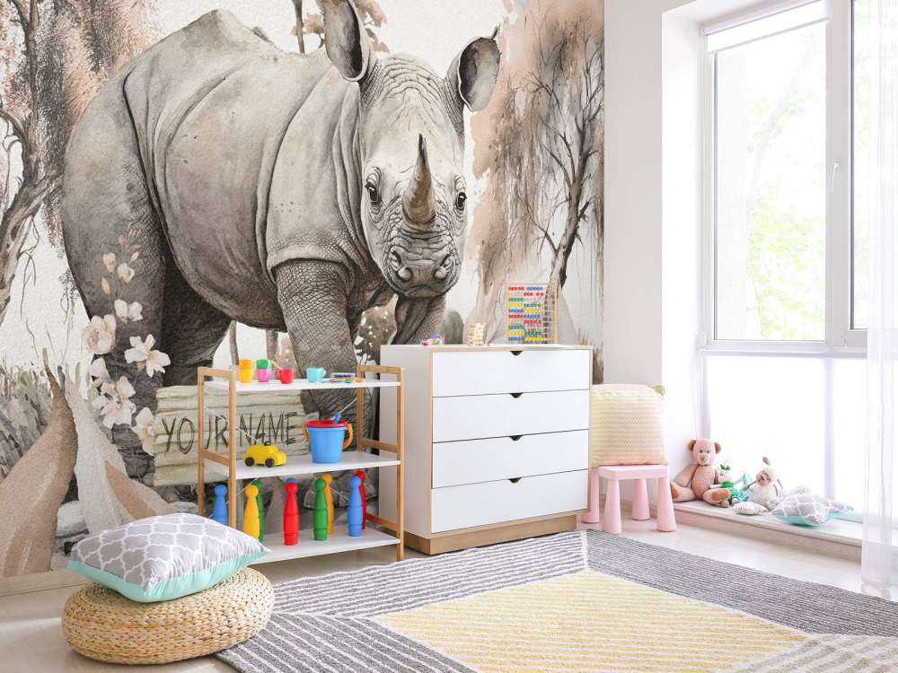 Bébé rhino dans la savane taupe
