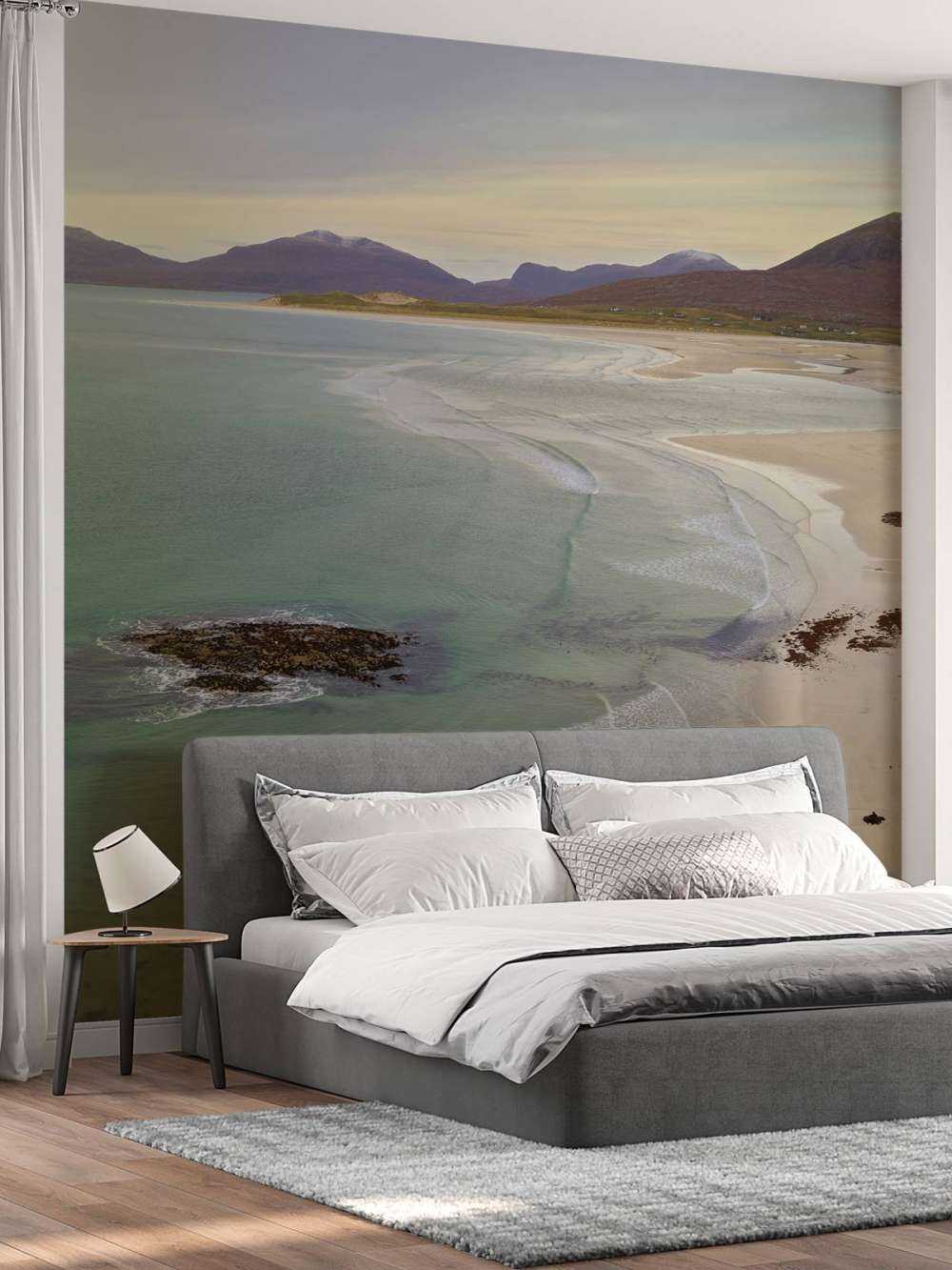 Mer et montagnes le long de la mer