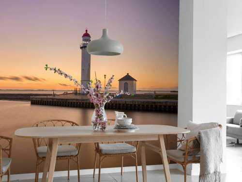 Phare au coucher du soleil