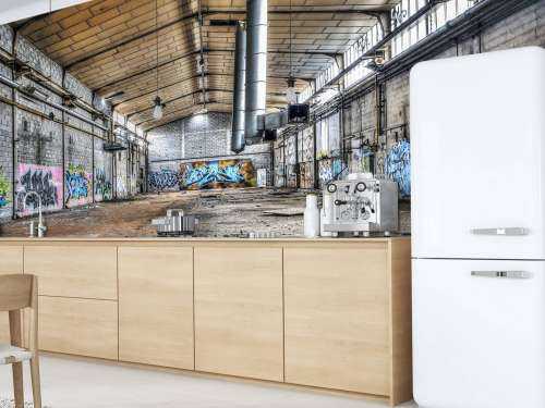 Vieux hall d'usine abandonnée