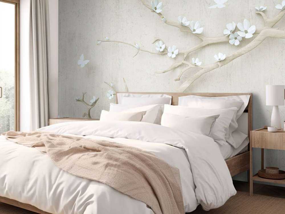 Branche avec fleurs blanches sur un fond en bois