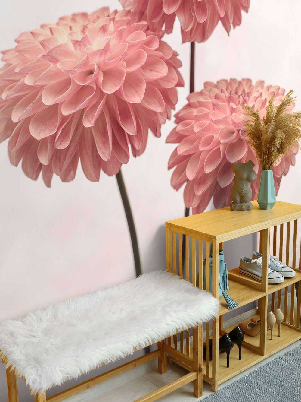 Trois dahlias roses