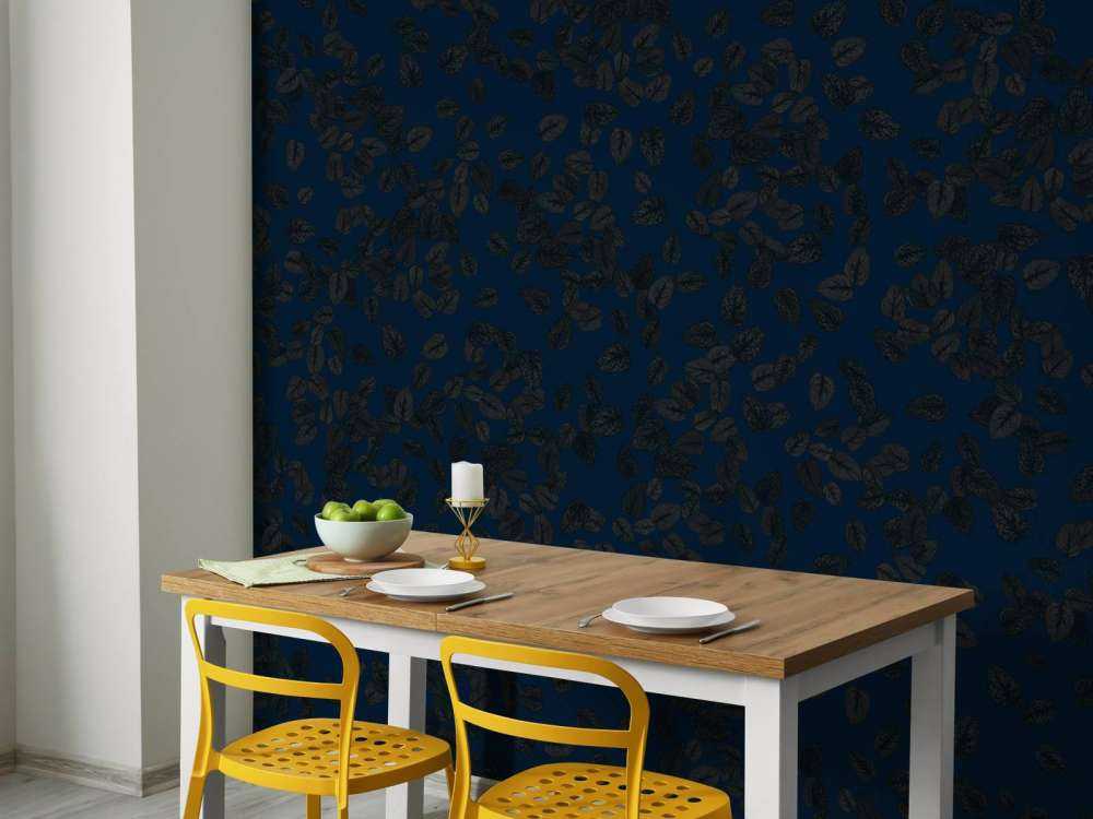 Petites feuilles foncées sur bleu nuit