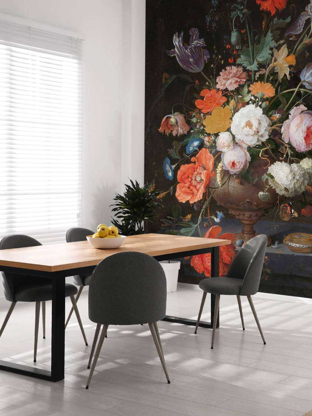 Nature morte avec des fleurs et une montre