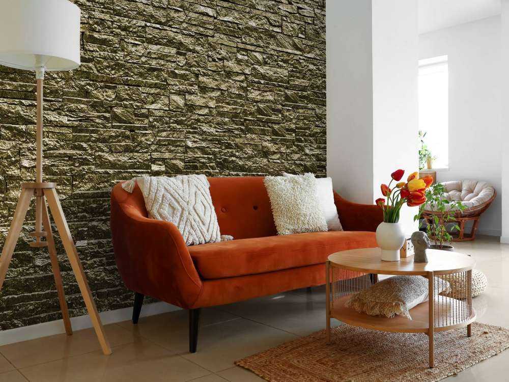 Mur avec des pierres dorées