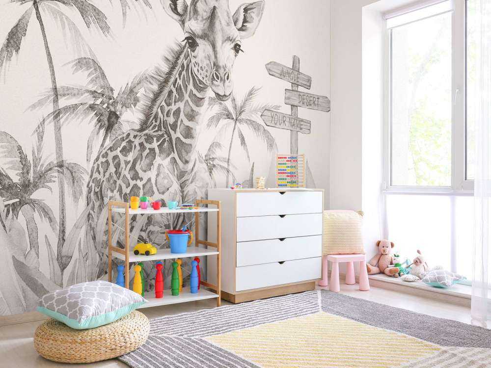 Bébé girafe dans la jungle beige