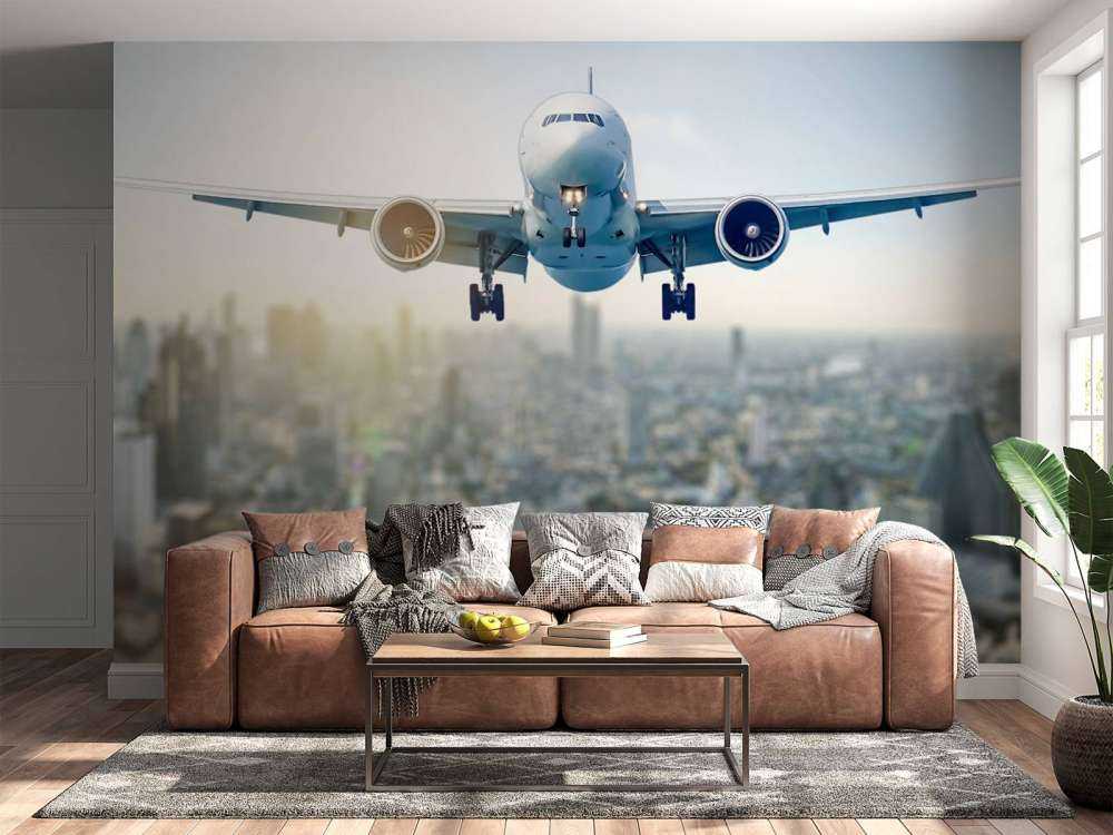 Descente d'un avion au-dessus d'une ville