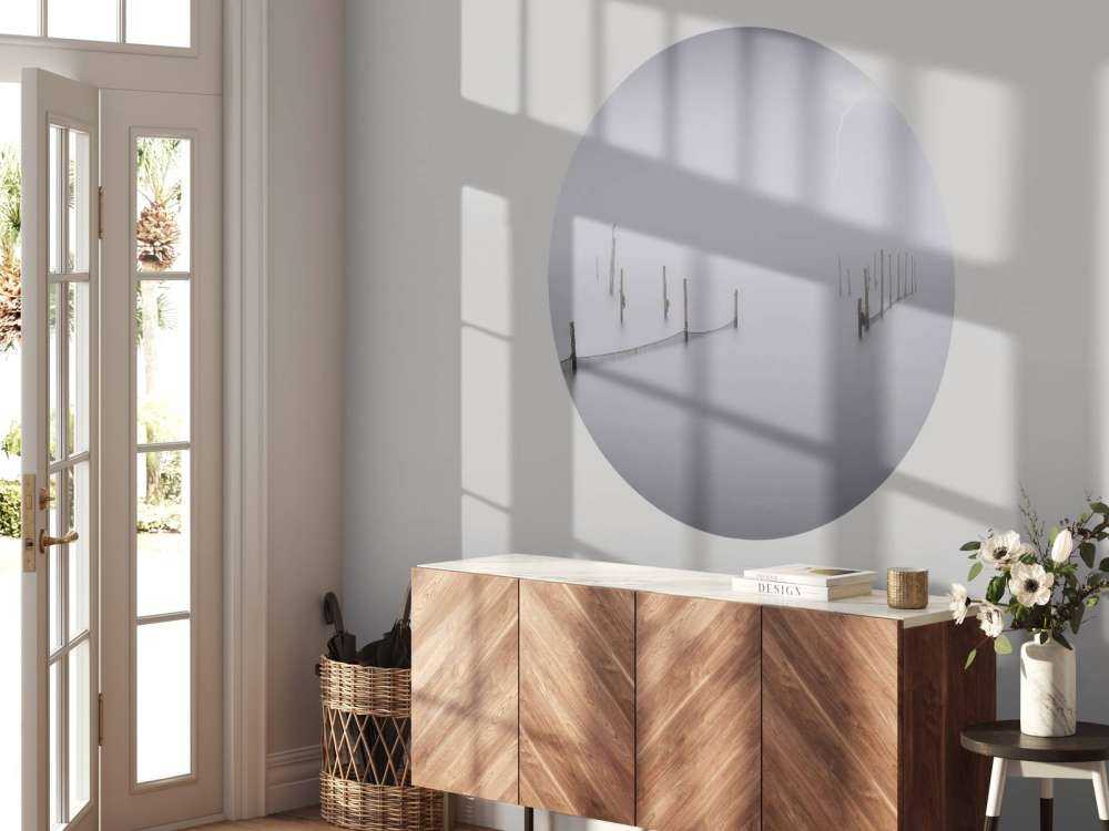 Filet de pêche avec brouillard et orage