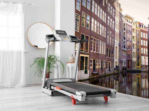 Les maisons d'Amsterdam sur le canal