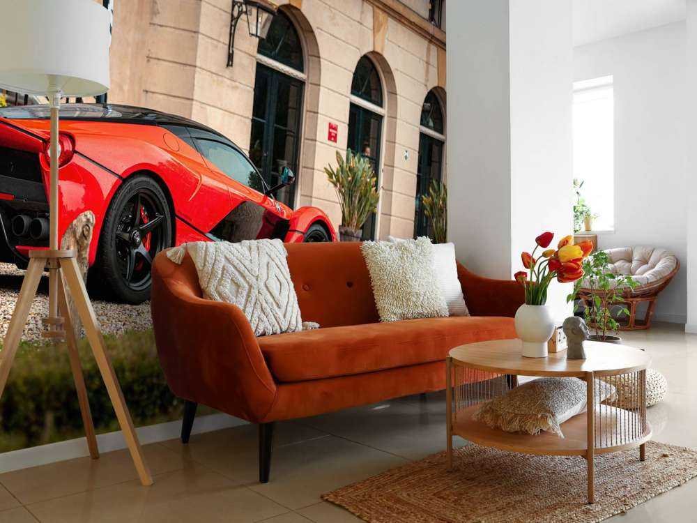 Ferrari laFerrari devant une villa de luxe